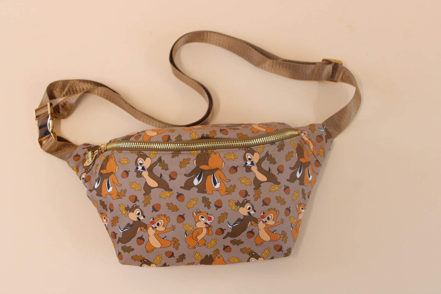 Chipmunk Dou Crossbody