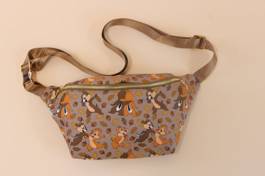 Chipmunk Dou Crossbody